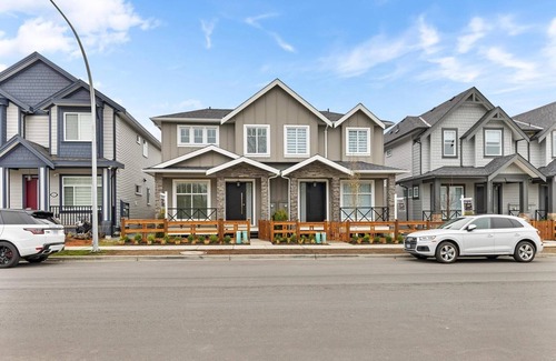 Willoughby Apartamento | Levida Living - Cozy 2 Bedroom Suite at the Heart of Langley