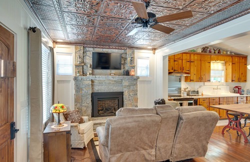 Lewisburg Cabaña | Lewisburg Home w/ City Park Views: Near Downtown!