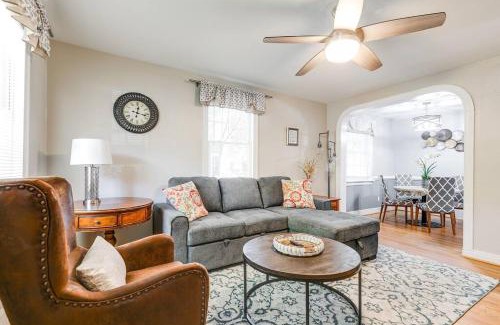 Richmond Casa | LG Central location FREE parking fenced yard FIRE-PIT