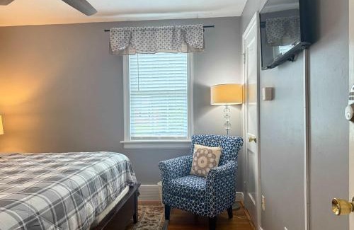 Richmond Casa | LG Central location FREE parking fenced yard FIRE-PIT