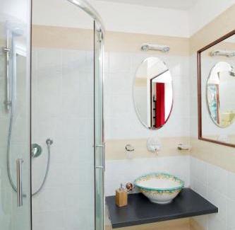 Salario Casa | LHG Comfy Rooms
