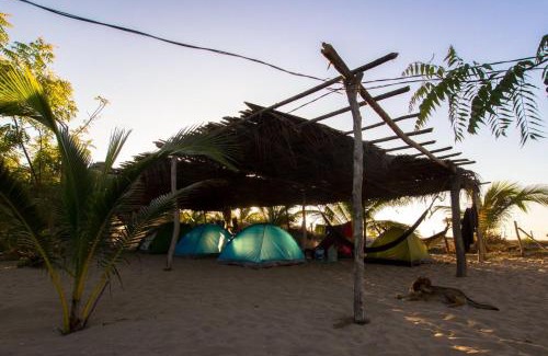 Villa de Tututepec de Melchor Ocampo Otro | Lia Del Mar