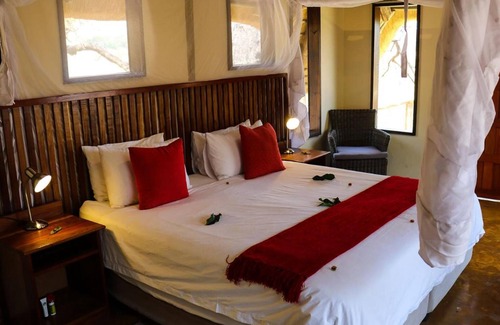 Muneambuanas Cabina | Lianshulu Bush Lodge