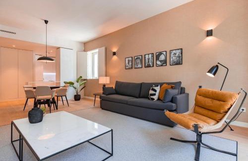 Sao Jose Apartamento | Liberdade Elegance W/Rooftop Pool by LovelyStay