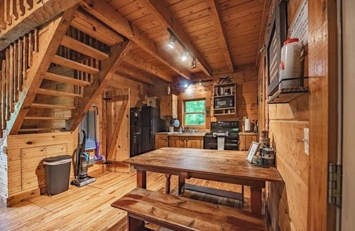 Logan Cabina | Liberty Belle-Cabaña-Baño Privado
