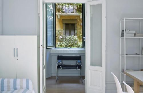 Zona Risorgimento Apartamento | Liberty Two-Room Apartment in Porta Venezia