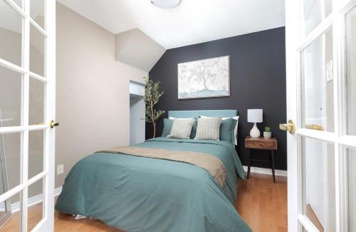 King West Village Apartamento | Liberty Village Home 5 mins to Lakeshore!