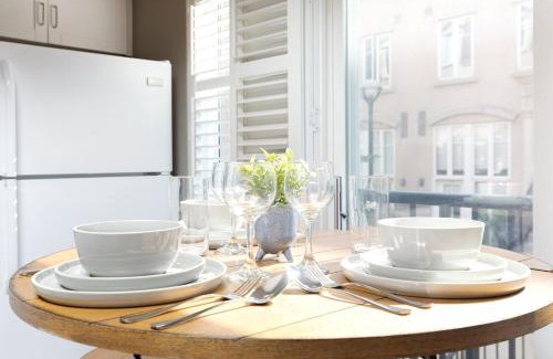 King West Village Apartamento | Liberty Village Home 5 mins to Lakeshore!