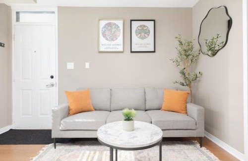 King West Village Apartamento | Liberty Village Home 5 mins to Lakeshore!