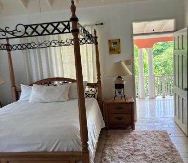 Reading Casa | Library Master Suite