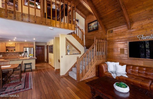 Munds Park Casa | Lichen Lodge - Large Cabin Retreat in the Cool Pines