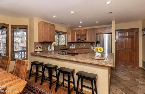 Munds Park Casa | Lichen Lodge - Large Cabin Retreat in the Cool Pines