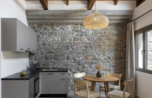 Sourpi Apartamento | Lichnos Luxury Suites Stoa