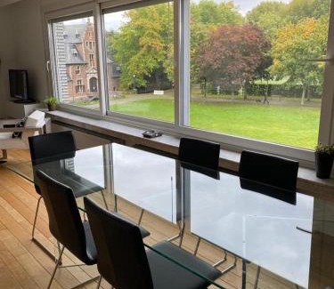 Merksem Apartamento | Lichtrijk mooi appartement met zicht op hof van Roosendael