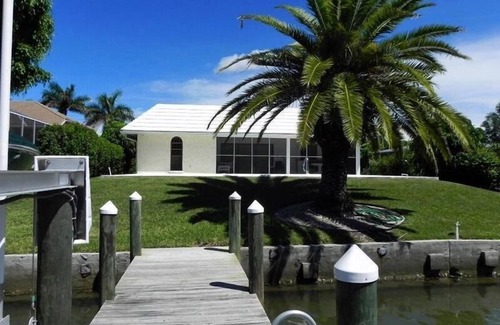 Saint Armands Key Casa | Lido Beach Retreat is the perfect home for your family vacation