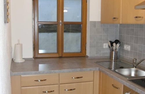 Neualbenreuth Apartamento | Apartamento amueblado con gusto y cocina totalmente equipada.