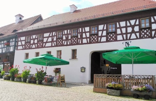 Neualbenreuth Apartamento | Apartamento amueblado con gusto y cocina totalmente equipada.