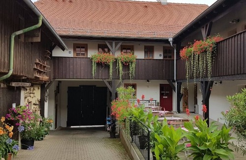 Neualbenreuth Apartamento | Apartamento amueblado con gusto y cocina totalmente equipada.