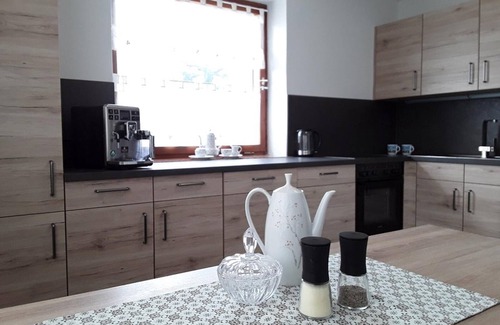 Neuschoenau Apartamento | Liebevoll Eingerichtetes Ferienhaus für bis zu Fünf Personen mit Terrasse