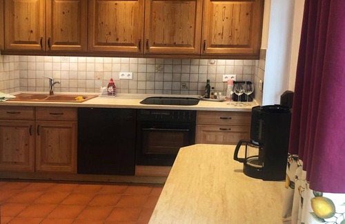 Altdorf bei Nuernberg Apartamento | Liebevoll Eingerichtetes Ferienhaus mit Terrasse und Kamin