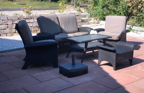 Altdorf bei Nuernberg Apartamento | Liebevoll Eingerichtetes Ferienhaus mit Terrasse und Kamin