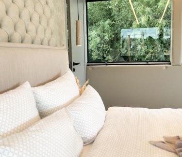 Parey Alquiler De Eote | Lieblingsplatz Parey - schwimmende LuxSuite