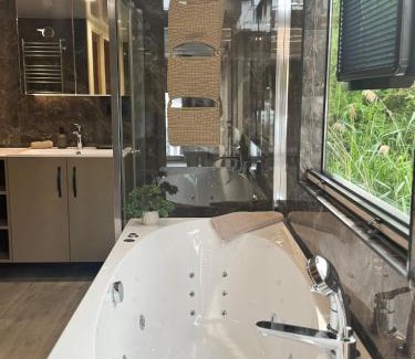 Parey Alquiler De Eote | Lieblingsplatz Parey - schwimmende LuxSuite