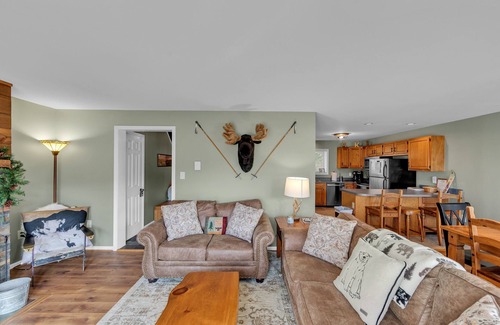 North Creek Casa | Lies 18n - Cozy & Scenic Mountain Retreat 3 Bedroom Townhouse by The Summit at Gore Mountain