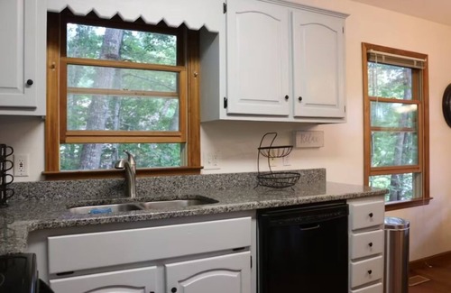 Blairsville Casa | Life at the Lake House!-On Nottley Lake