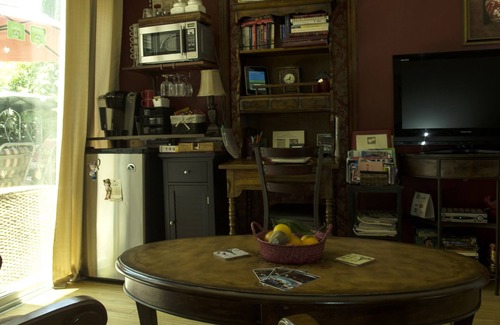 Sherman Oaks Cama Y Desayuno | Life is Good Bed and Breakfast