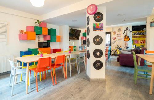 Distrito Llano Cama Y Desayuno | Life Magenta Gijón