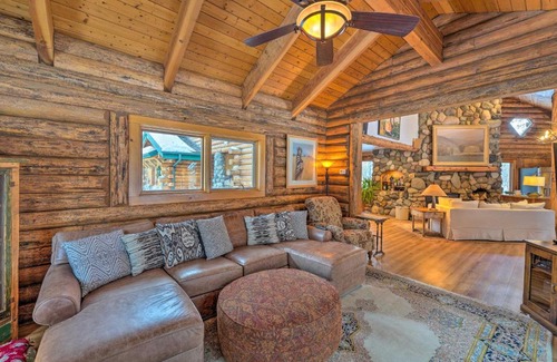 Hailey Casa | Life on Easy Street with Hot Tub 7 Mi to Dwtn!