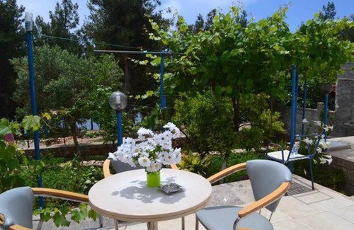 Himare Apartamento | Life on Green