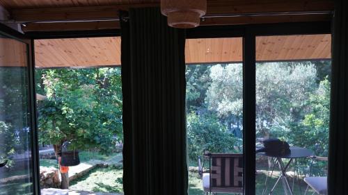 Himare Apartamento | Life on Green