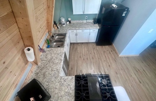 Au Gres Apartamento | Life's a Hoot-Cabaña-Vista al Lago-Baño Privado