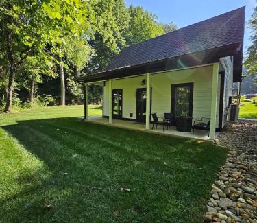 Brevard Casa | Life's Good Friends Retreat