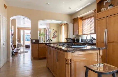 Santa Ana Heights Casa | Life’s a beach…house with gorgeous ocean&pier views. A few steps to the waves.,.