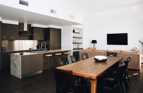 Parrearra Casa | Lifestyle and Location on 'The Island' at Kawana