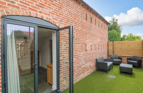 Sutton on Trent Cabaña | Lifford Coach House