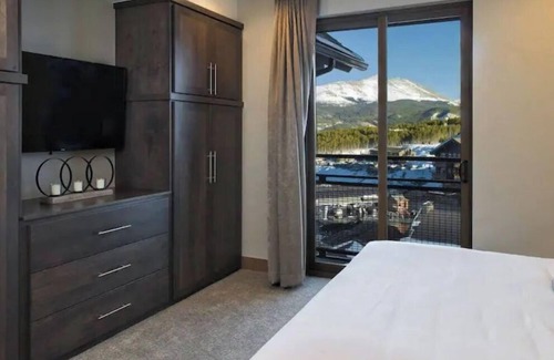 Peak 8 Complejo | Liftside Luxury at Grand Colorado on Peak 8, March 2-9, Family-Friendly Resort!