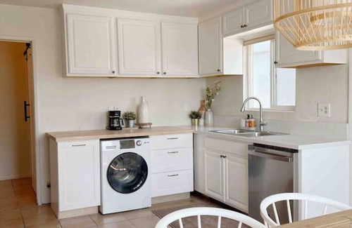 Stockton Casa | Light & Airy - Close to DT, Petco, & Little Italy!