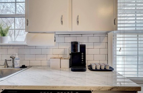 Turner Park Casa | Light & Airy Midtown Charmer