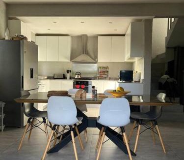 La Preneuse Casa | Light & Airy Seaview Duplex