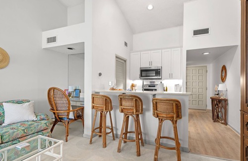 Sawgrass Apartamento | Light and Airy Luxury Condo just Steps from Private Beach Access