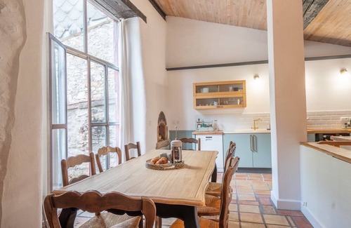Escouloubre-les-bains Casa | Light and airy 4 bed village house with games room, close to swimming lakes.