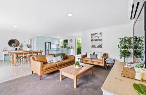 Maloneys Beach Casa | Light and Bright at Maloneys