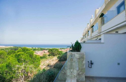 Los Arenales del Sol Apartamento | Light and Modern Sea View Apartment