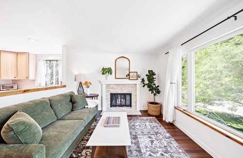 Louisville Casa | Light, bright and clean 3-bed house in downtown Louisville by parks & open space
