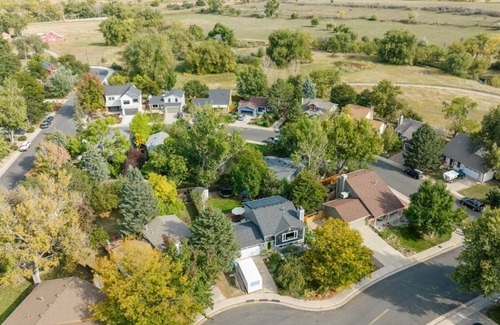 Louisville Casa | Light, bright and clean 3-bed house in downtown Louisville by parks & open space