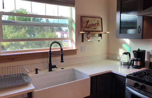 Sandpoint Apartamento | Light - filled 1-bedroom apartment with AC, WiFi in delightful South Sandpoint
